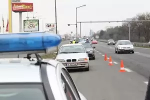 По-високи глоби и задължителни зимни гуми 
в проектозакона за движение по пътищата