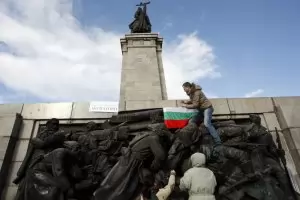 Гражданска организация ще опакова
Паметника на съветската армия