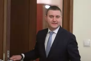 1 г. прокуратурата мотае проверката за апартамента на Горанов 