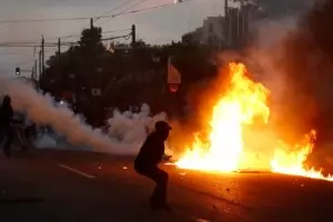 Тръмп е подложен на безпрецедентни критики заради бунтовете 