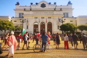 "Има такъв народ" поиска връщането в старата сграда на НС