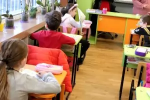 Учениците от 5-12 клас пак ще се редуват в училище през 2 седмици