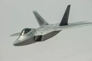 САЩ изпращат над 20 F-22 в района на Тихия океан