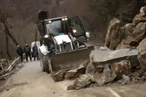 Огромно срутище затвори за денонощие пътя София-Самоков