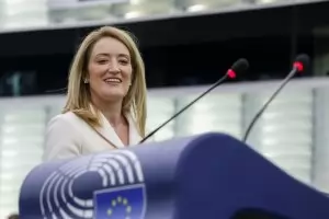 Европейският парламент преизбра Роберта Мецола