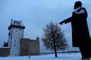 Естония премахва всички съветски паметници