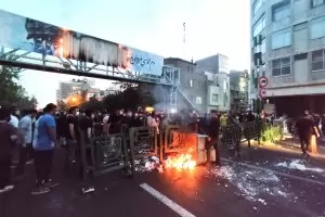 Над 30 души са убити при протестите в Иран