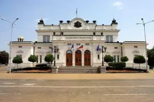 Парламентарните избори досега (таблици и графики)