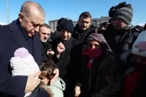 В разрез със закона Ердоган обеща жилища на засегнатите от земетресенията