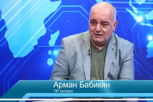 Пеевски превърна "добрите сили" в предпазител преди сексуален акт