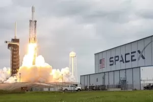 Южна Корея ще изстреля първия си шпионски сателит с помощта на SpaceX
