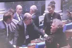 Парламентът преодоля ветото за БТР-ите и даде още помощ за Киев