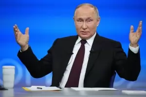 Пхенян подготвя военен парад за Путин 