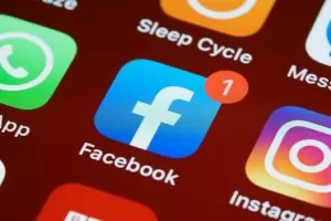 Meta премахва ограниченията за акаунтите на Тръмп във Facebook и Instagram

