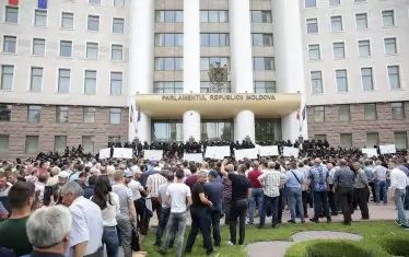 Молдова изпадна в тежка политическа криза