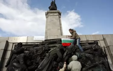 Гражданска организация ще опакова
Паметника на съветската армия