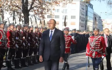 Президентът: Разходите за отбрана непрекъснато ще растат