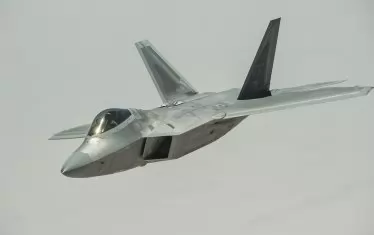 САЩ изпращат над 20 F-22 в района на Тихия океан