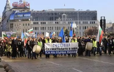 Ръководството на МВР застана зад исканията на полицаите за повече пари