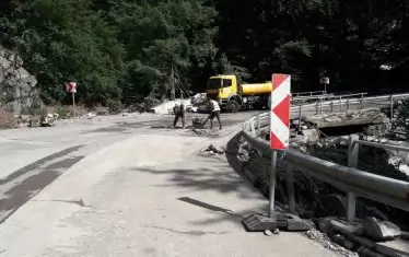 До първи сняг пътищата остават без поддръжка