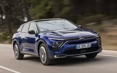 Citroen събра три в едно и получи C5 X