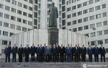 В Москва издигнаха паметник на Дзержински в Службата за разузнаване