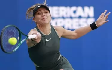 Томова не даде сет на старта на "WTA 1000" в Пекин